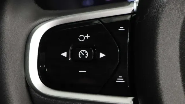 Vehicle Thumbnail 11
