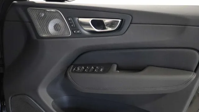Vehicle Thumbnail 20