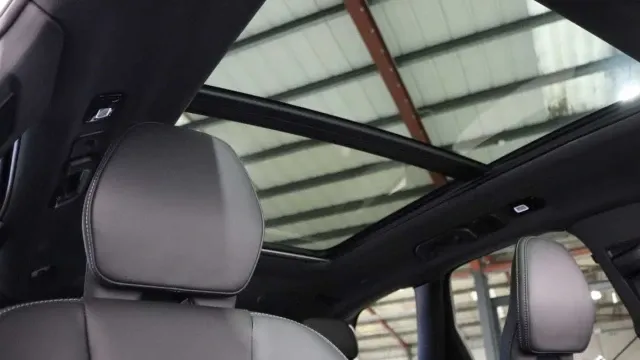 Vehicle Thumbnail 22