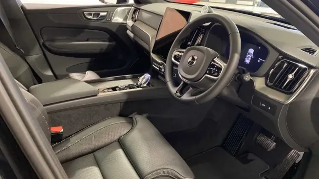 Vehicle Thumbnail 33