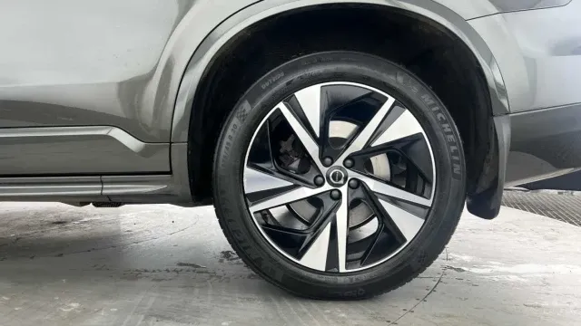 Vehicle Thumbnail 6