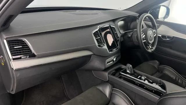 Vehicle Thumbnail 8