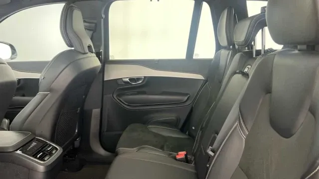 Vehicle Thumbnail 9