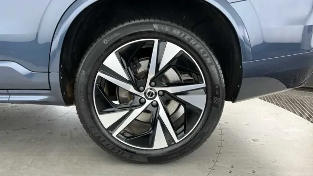 Vehicle Thumbnail 6