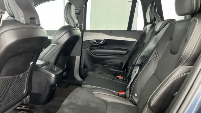Vehicle Thumbnail 9
