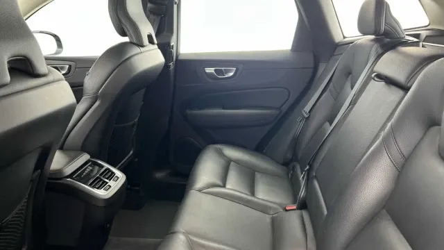 Vehicle Thumbnail 9