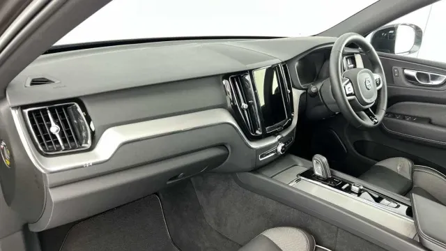 Vehicle Thumbnail 8