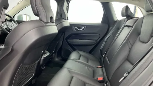 Vehicle Thumbnail 9
