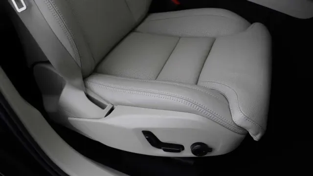 Vehicle Thumbnail 15
