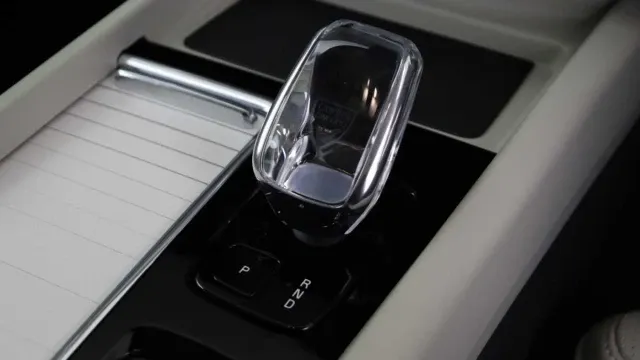 Vehicle Thumbnail 24