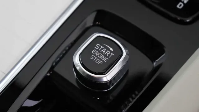 Vehicle Thumbnail 25