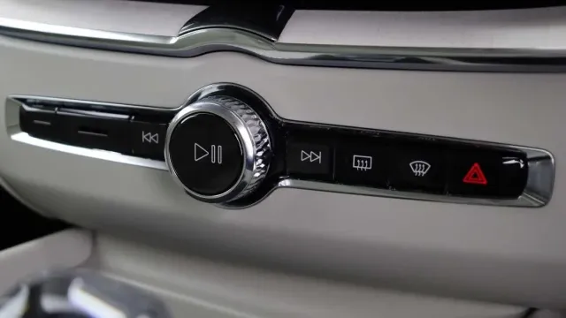 Vehicle Thumbnail 28