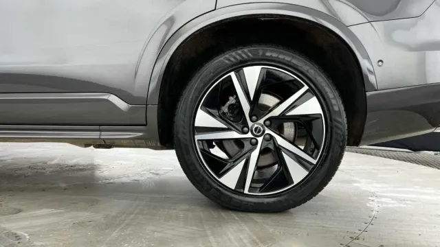Vehicle Thumbnail 6