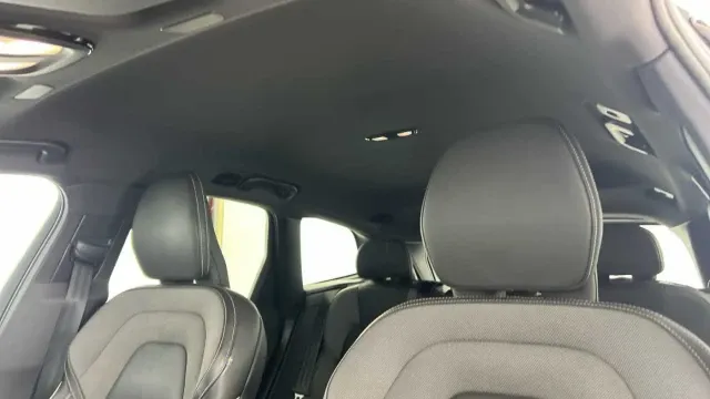 Vehicle Thumbnail 3