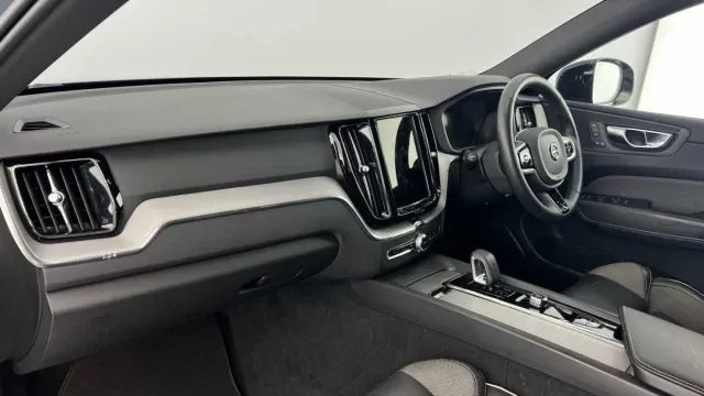 Vehicle Thumbnail 8