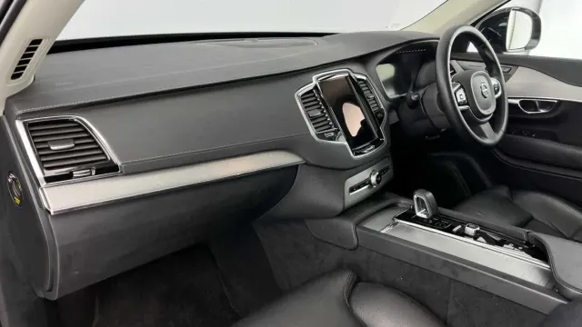 Vehicle Thumbnail 8