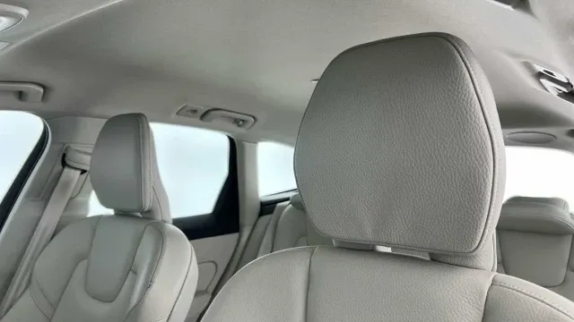 Vehicle Thumbnail 3