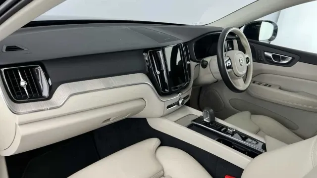 Vehicle Thumbnail 8