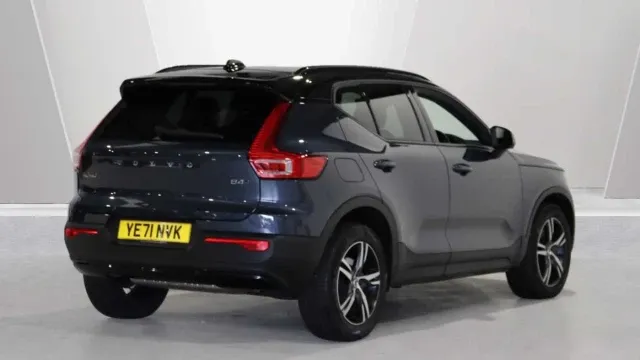 Vehicle Thumbnail 12