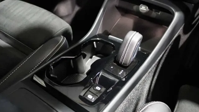 Vehicle Thumbnail 15