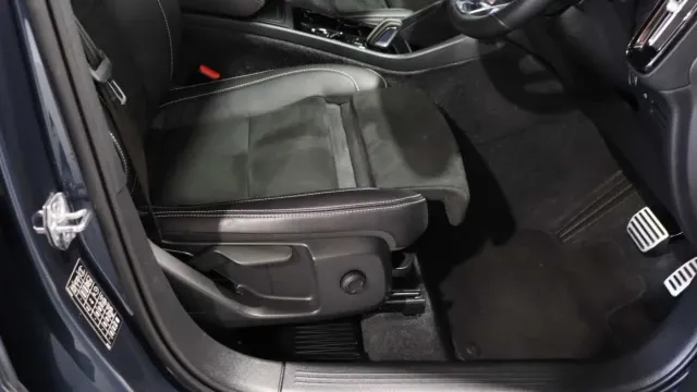 Vehicle Thumbnail 18