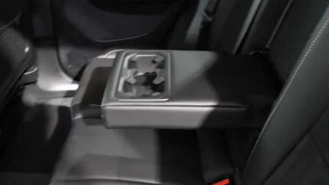Vehicle Thumbnail 20
