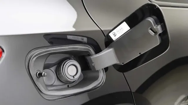 Vehicle Thumbnail 6