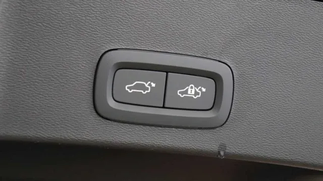 Vehicle Thumbnail 8