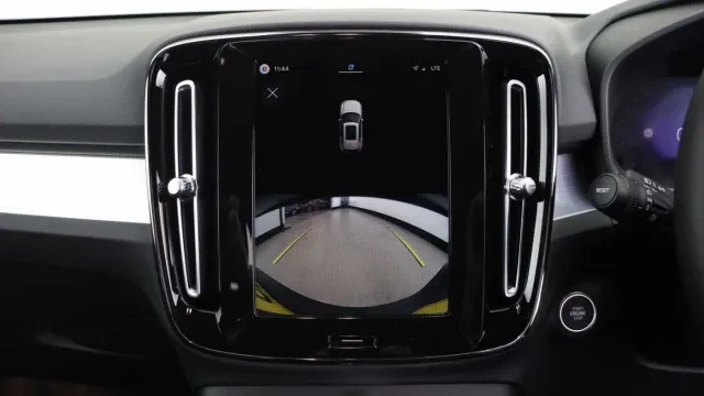 Vehicle Thumbnail 10