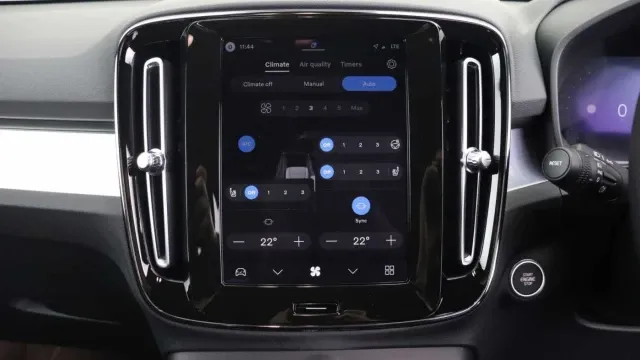 Vehicle Thumbnail 11