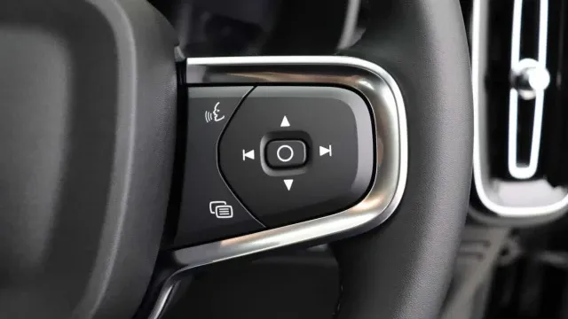 Vehicle Thumbnail 15