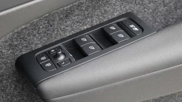 Vehicle Thumbnail 17
