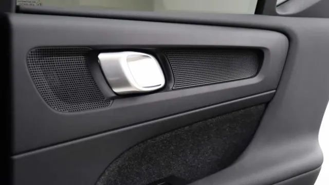 Vehicle Thumbnail 20