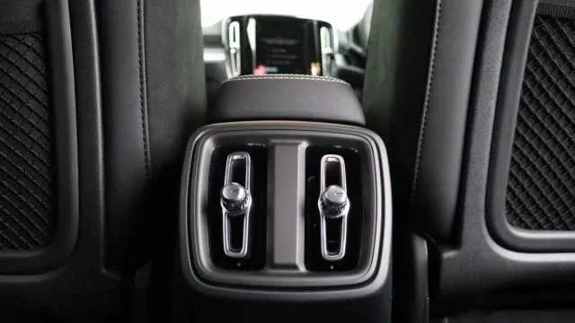 Vehicle Thumbnail 21