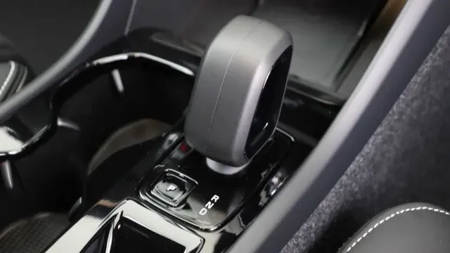 Vehicle Thumbnail 33
