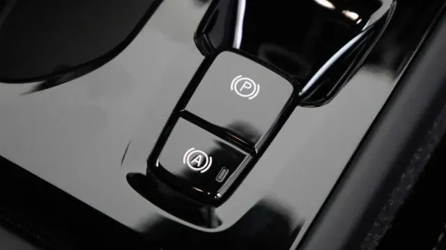 Vehicle Thumbnail 35