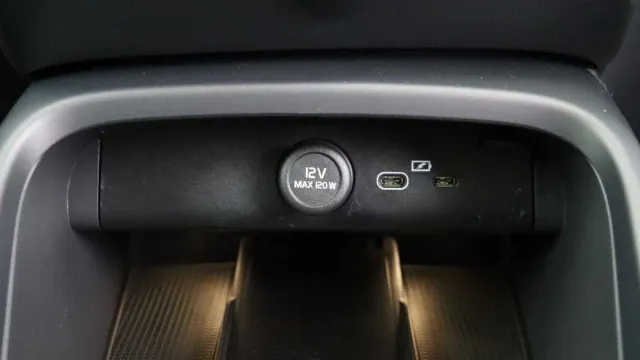 Vehicle Thumbnail 36