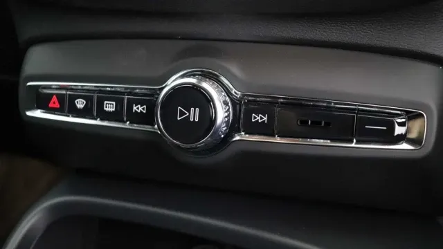 Vehicle Thumbnail 37