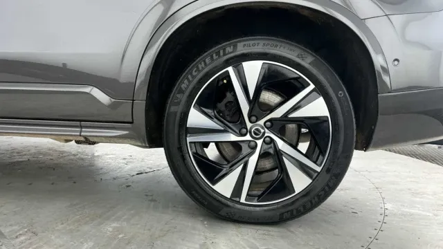 Vehicle Thumbnail 6