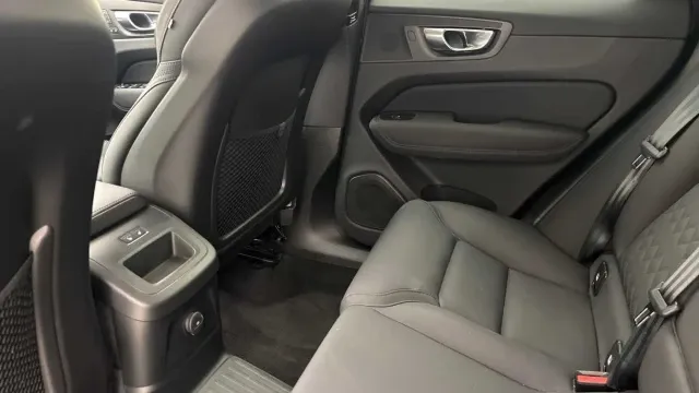 Vehicle Thumbnail 5