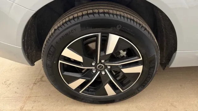Vehicle Thumbnail 13