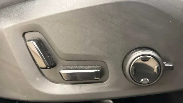Vehicle Thumbnail 21
