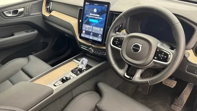 Vehicle Thumbnail 43
