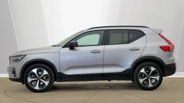Vehicle Thumbnail 6
