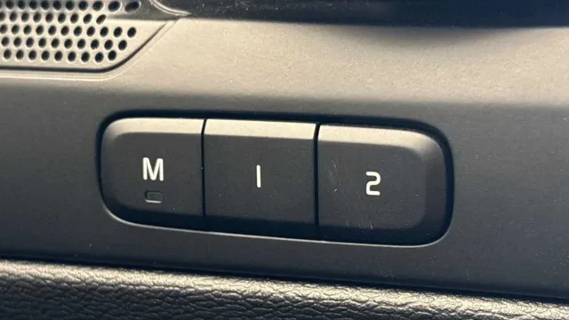 Vehicle Thumbnail 25