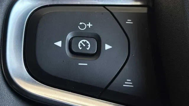 Vehicle Thumbnail 30