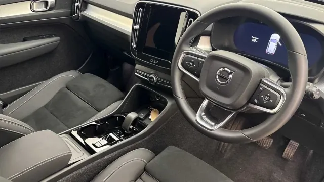 Vehicle Thumbnail 42