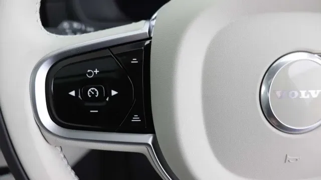 Vehicle Thumbnail 14