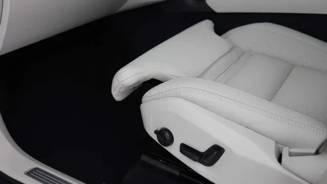 Vehicle Thumbnail 22