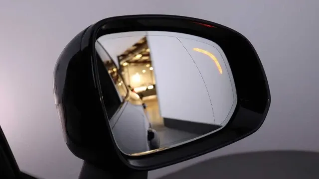Vehicle Thumbnail 25